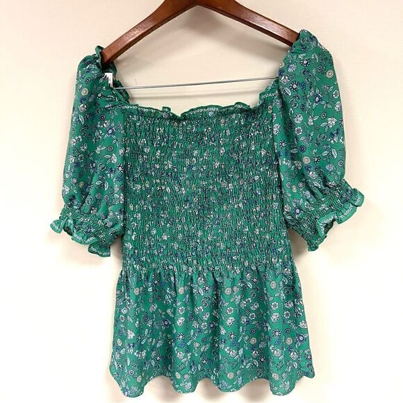 - Max Studio green flowered smocked peasant top size L - Picture 4 of 6